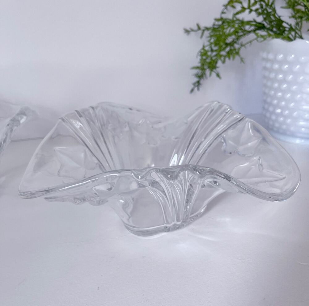 Mikasa Parisian Ivy Crystal Bowl Set of 2 Clear Frosted Leaves Handkerchief Rim